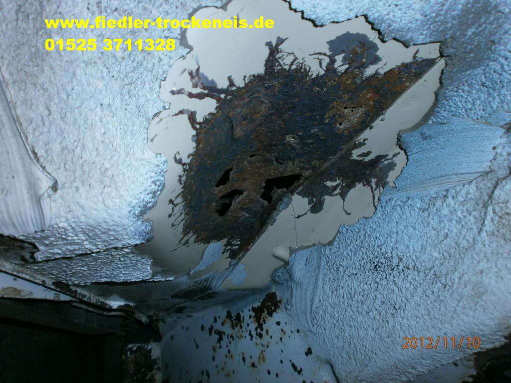 Trockeneisreinigung Unterboden T4