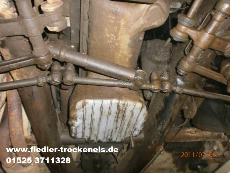 Unterboden Oldtimer vor Trockeneisreinigung